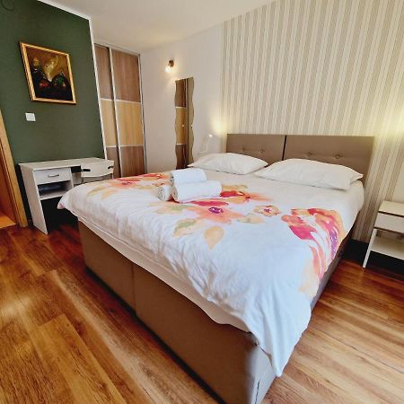 Apartment Casa Nova Ровин Екстериор снимка
