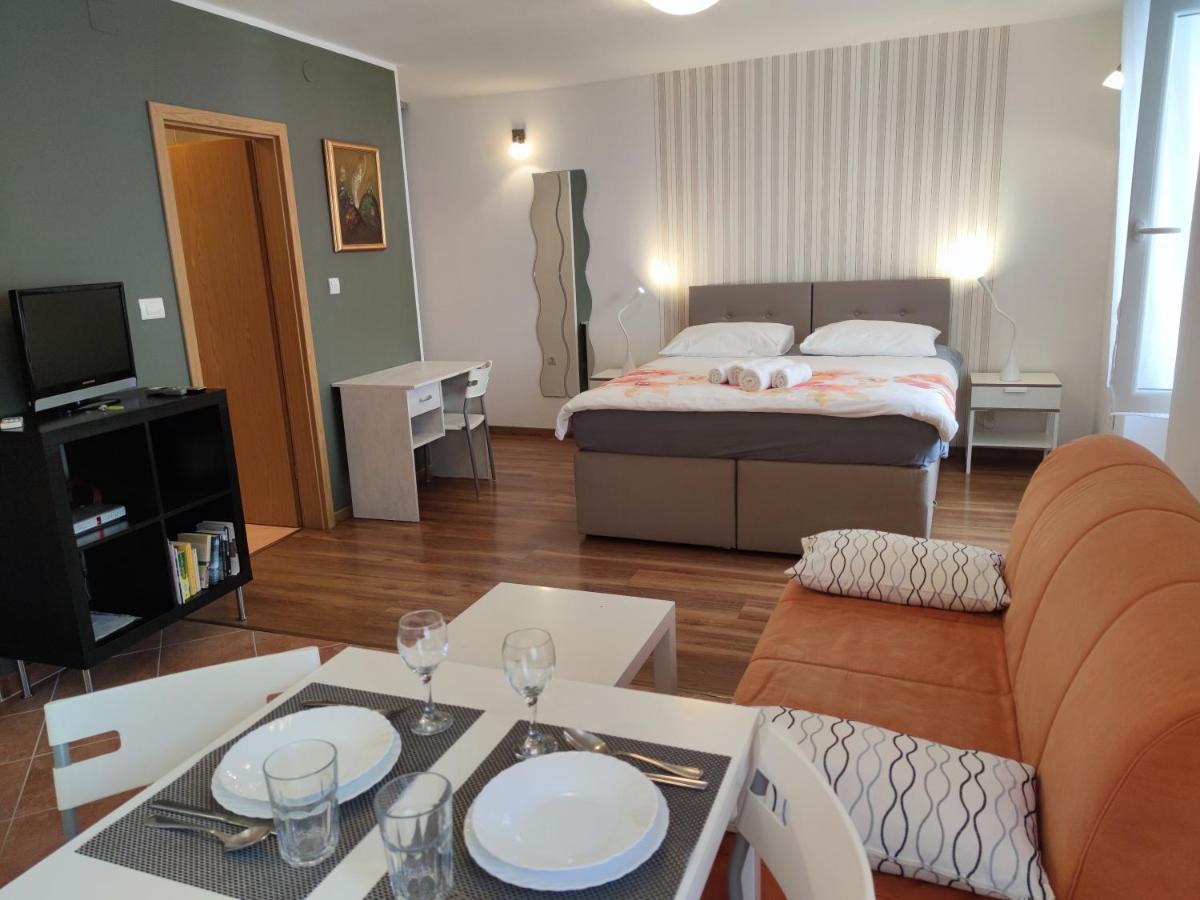 Apartment Casa Nova Ровин Екстериор снимка