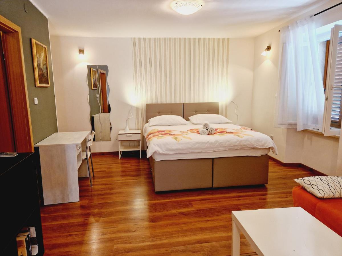 Apartment Casa Nova Ровин Екстериор снимка