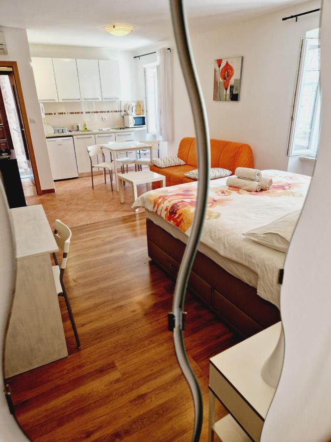 Apartment Casa Nova Ровин Екстериор снимка