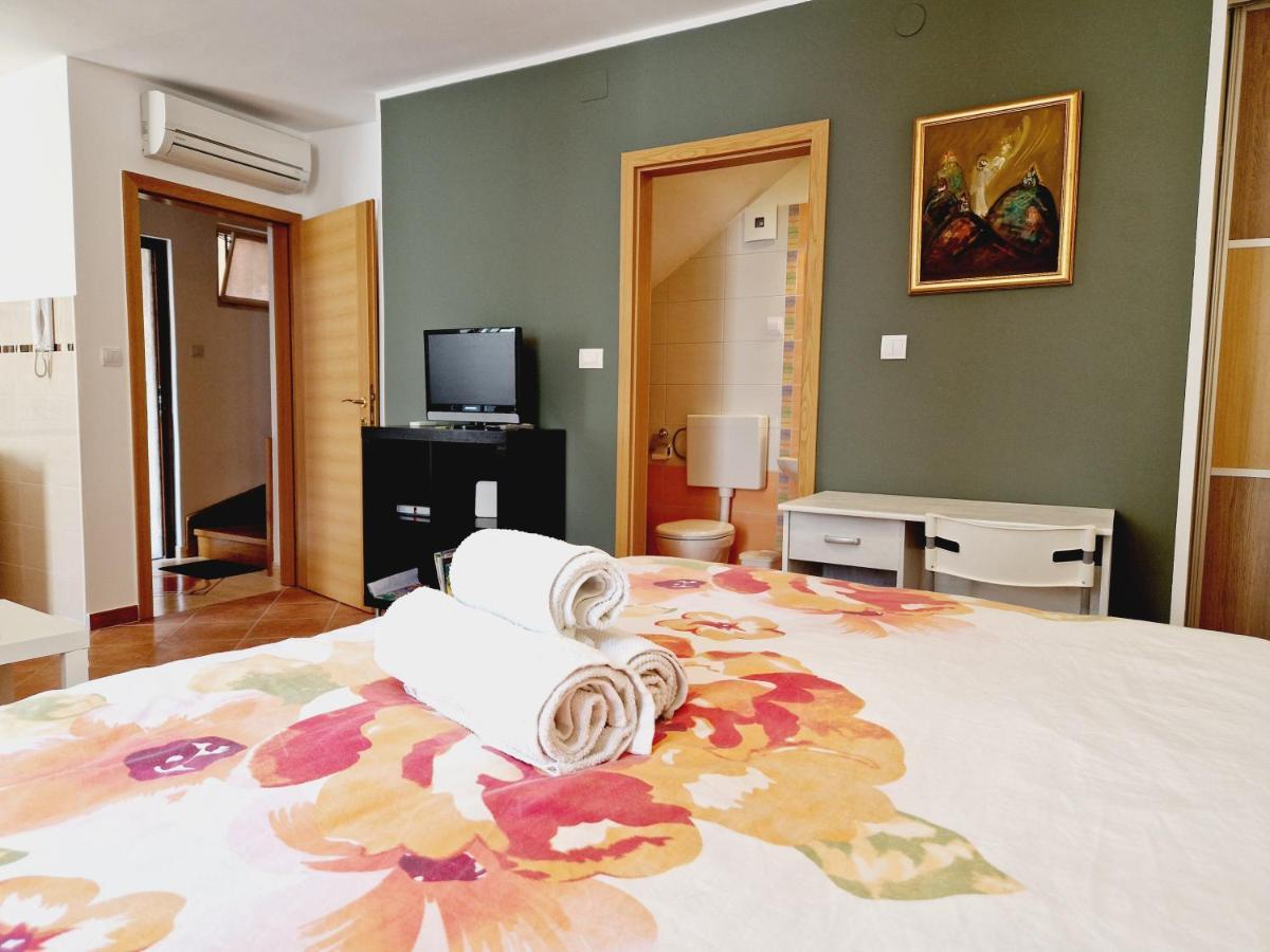 Apartment Casa Nova Ровин Екстериор снимка