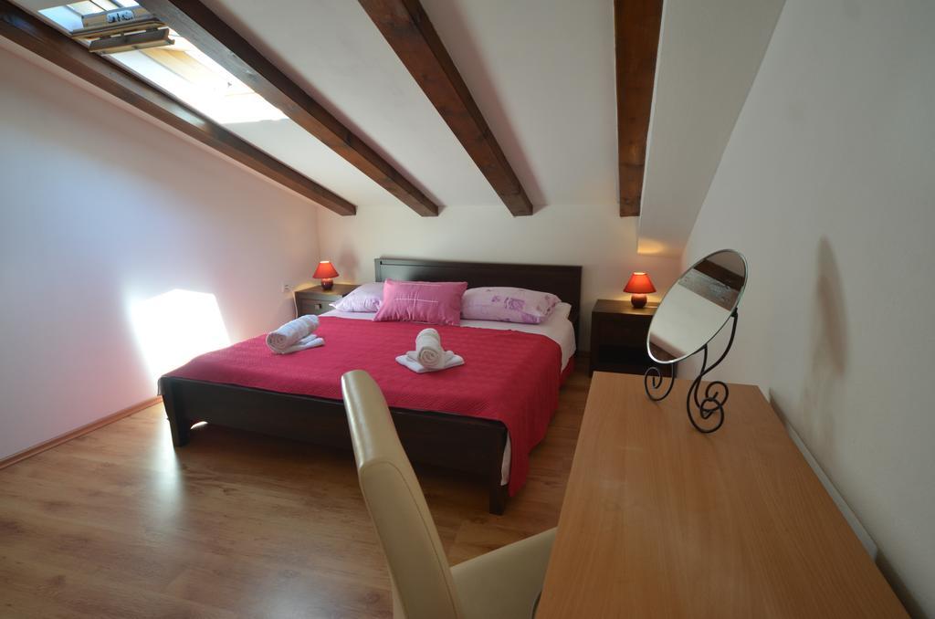 Apartment Casa Nova Ровин Екстериор снимка
